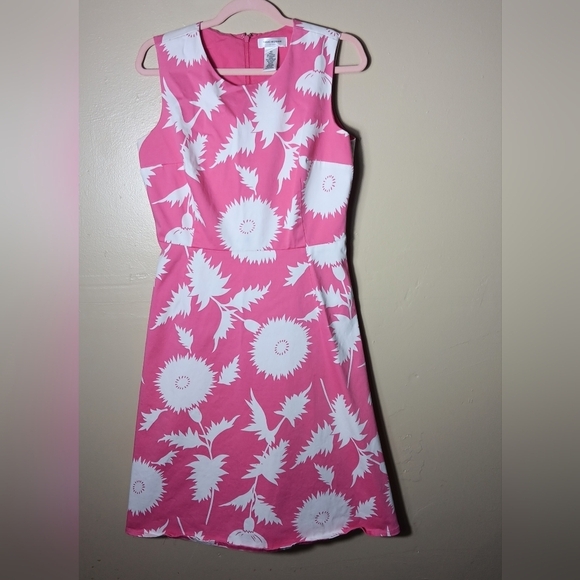 Isaac Mizrahi Dresses & Skirts - Isaac Mizrahi pink and white floral sleeveless dress. Back zipper. Size 10